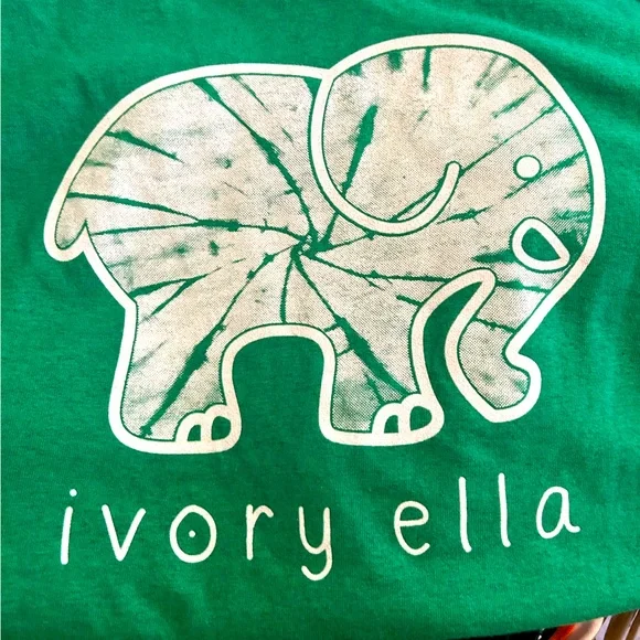 EUC Ivory Ella kelly green tie dye elephant short sleeve tshirt. Size medium. - Picture 3 of 4